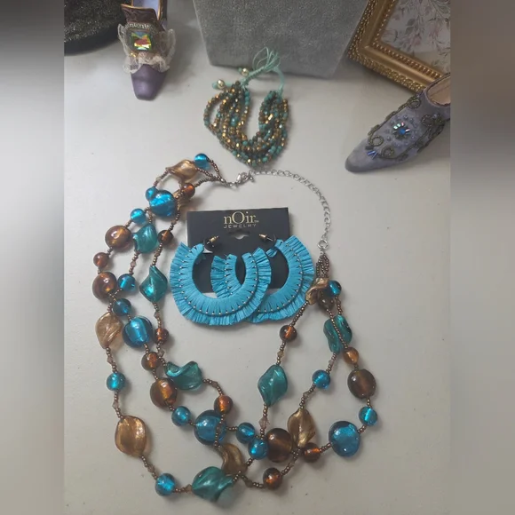 Turquoise and Brown Beaded Jewelry Necklace Set - Picture 6 of 6